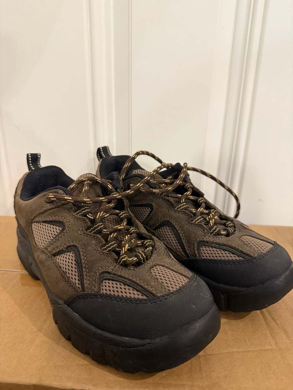 Champion Men's Hiking Shoes Brown Leather and Mesh Trail Shoes Size 7.5